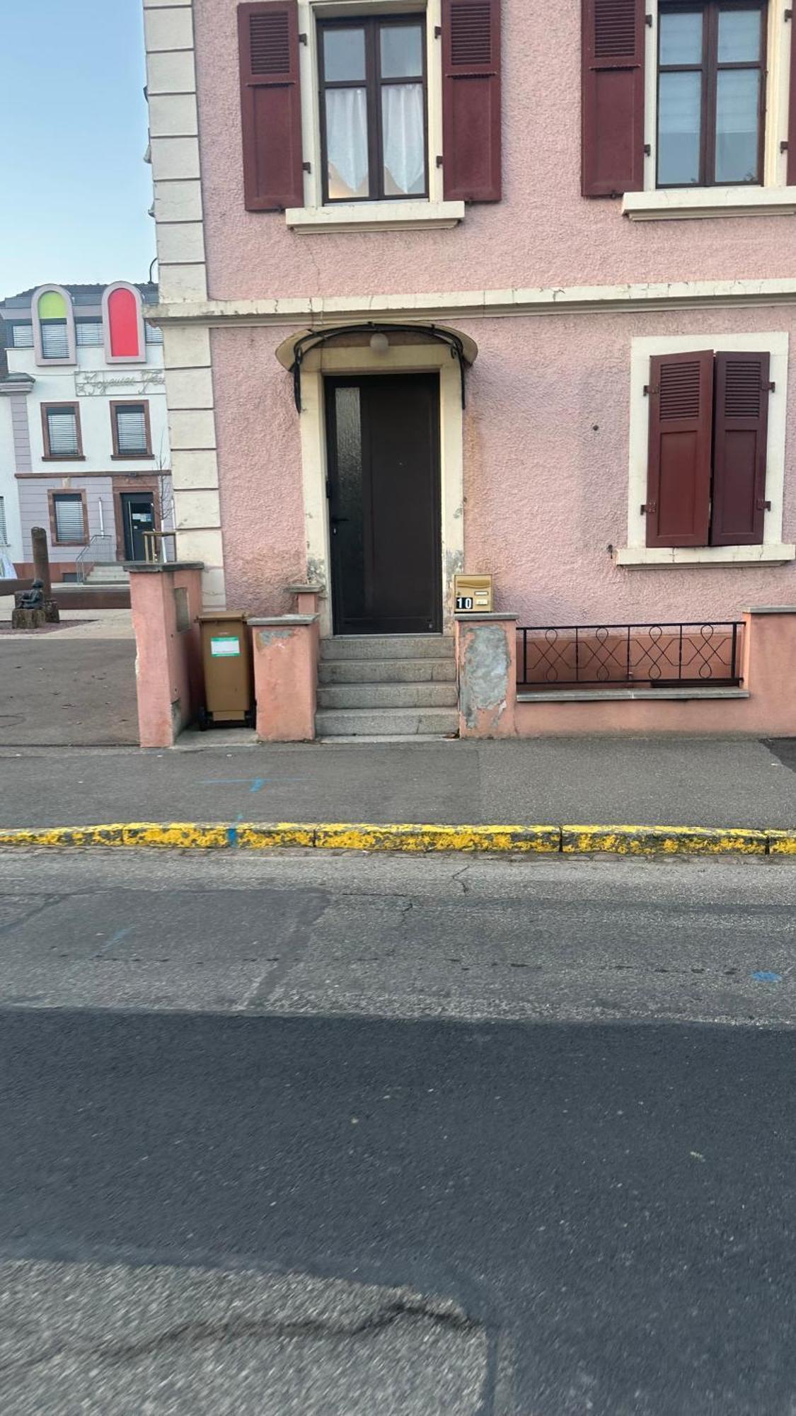 Proche Aeroport Apartment *